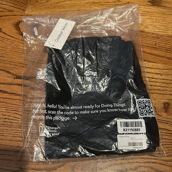 Outdoor voices 10 inch warmup short - Picture 3 of 4